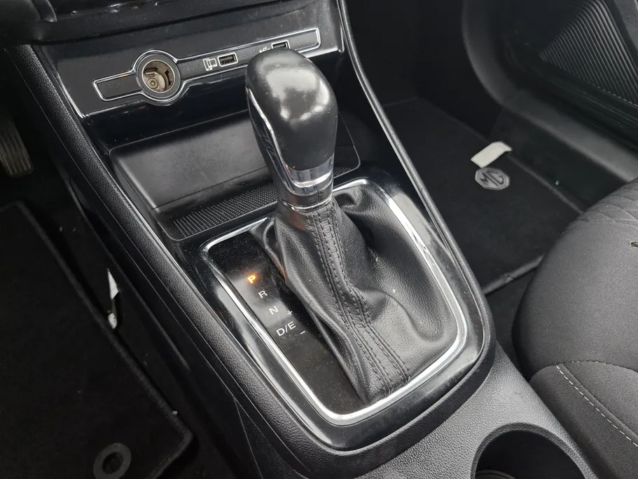 ام جي 5 COM 2023 