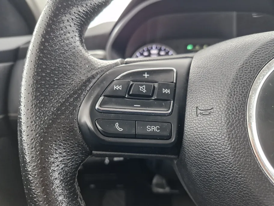 ام جي 5 COM 2023 