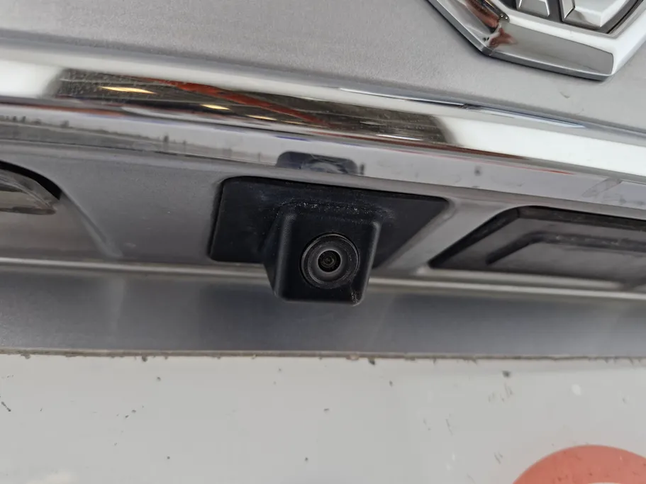 ام جي 5 COM 2023 