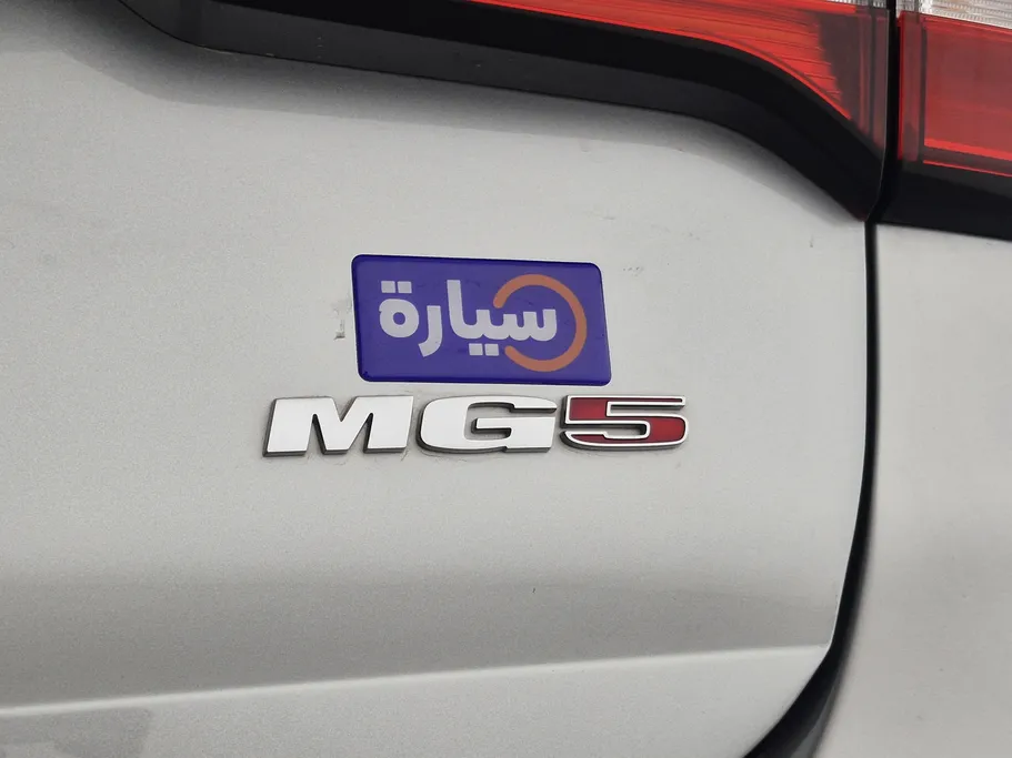 ام جي 5 COM 2023 