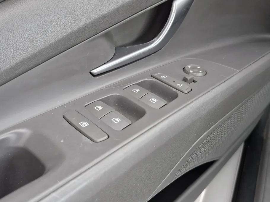 2022 Hyundai Elantra Fleet 