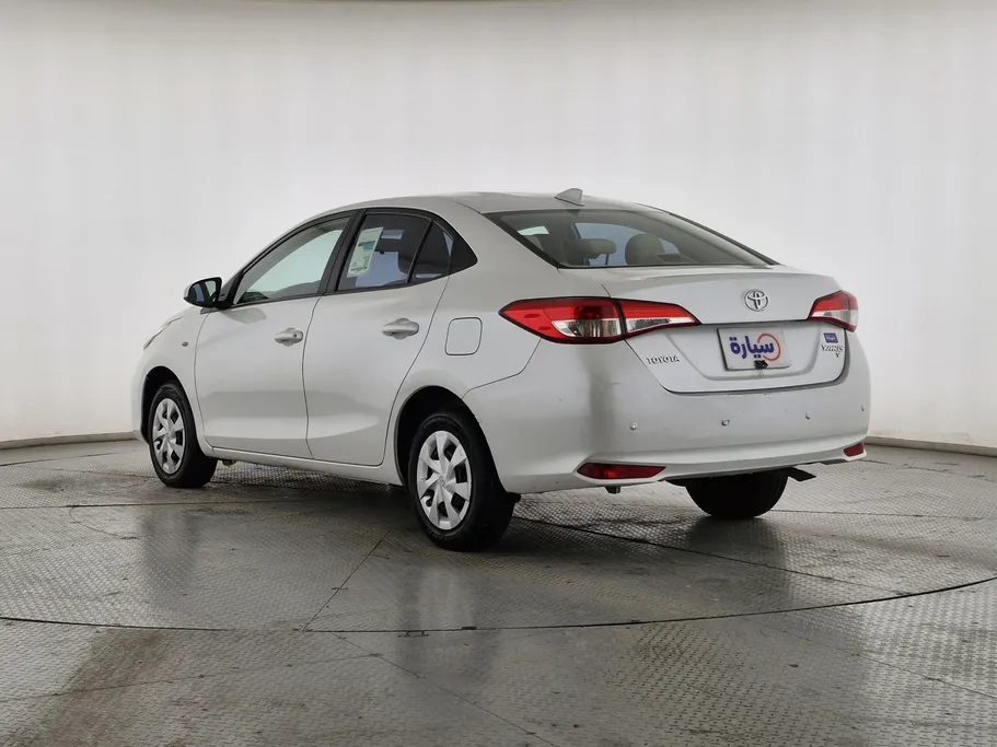 2022 Toyota Yaris  Y 