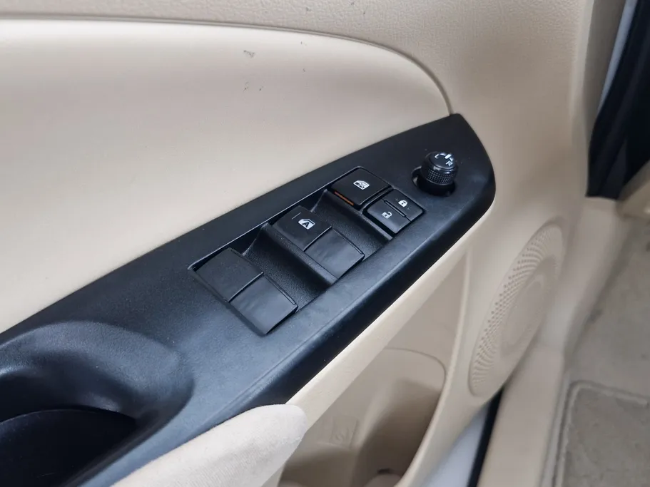 2022 Toyota Yaris  Y 