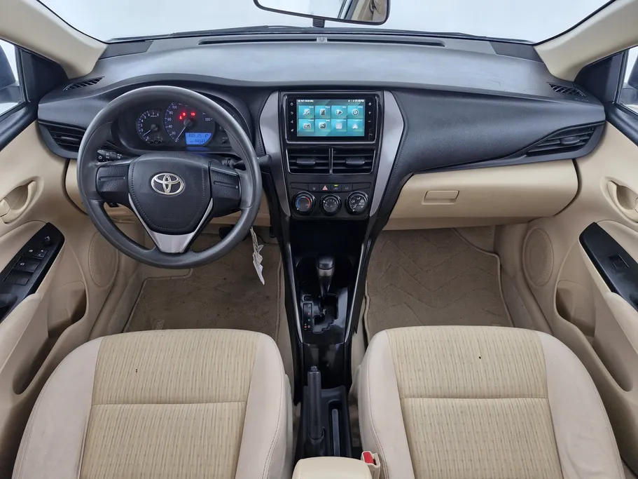 2022 Toyota Yaris  Y 