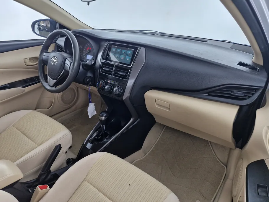 2022 Toyota Yaris  Y 