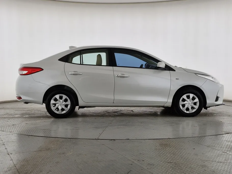 تويوتا يارس Y 2021 