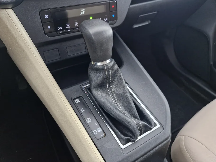 تويوتا يارس Y 2023 