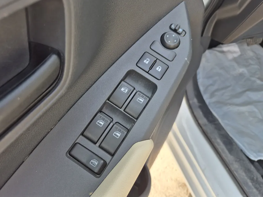 تويوتا يارس Y 2023 