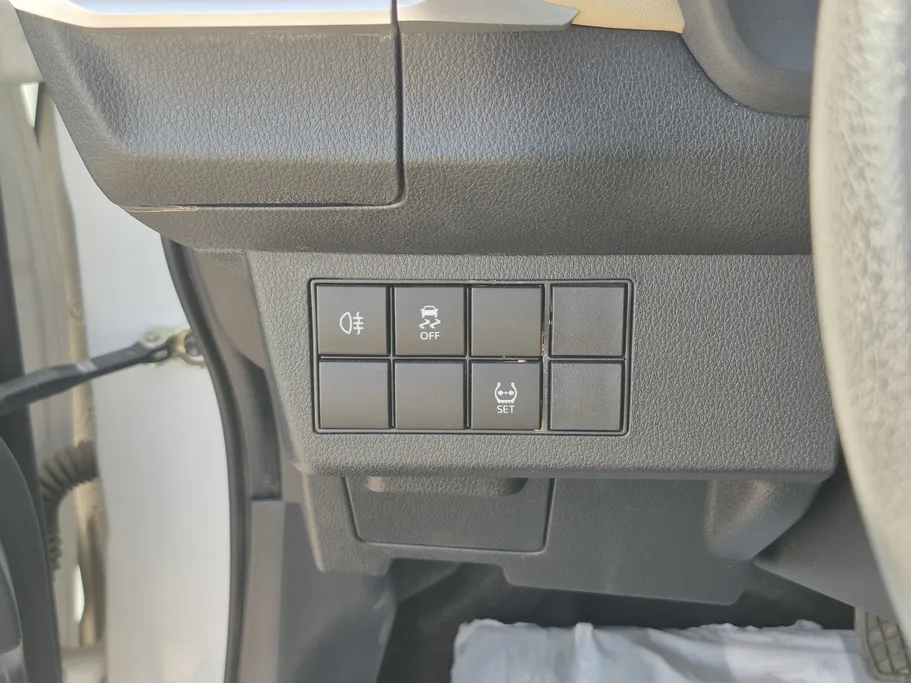 تويوتا يارس Y 2023 