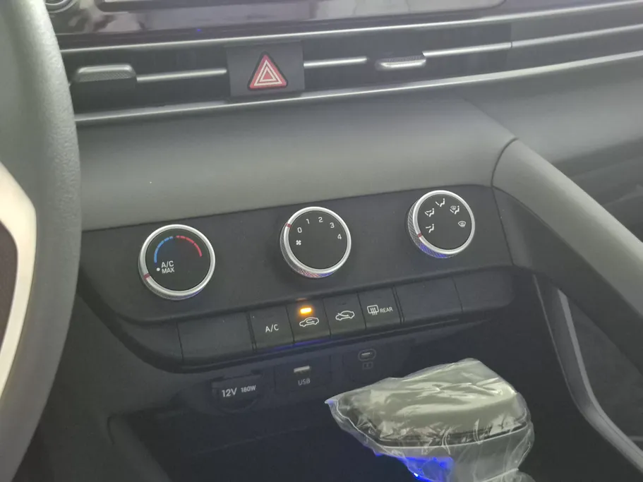 2025 Hyundai Elantra Fleet 