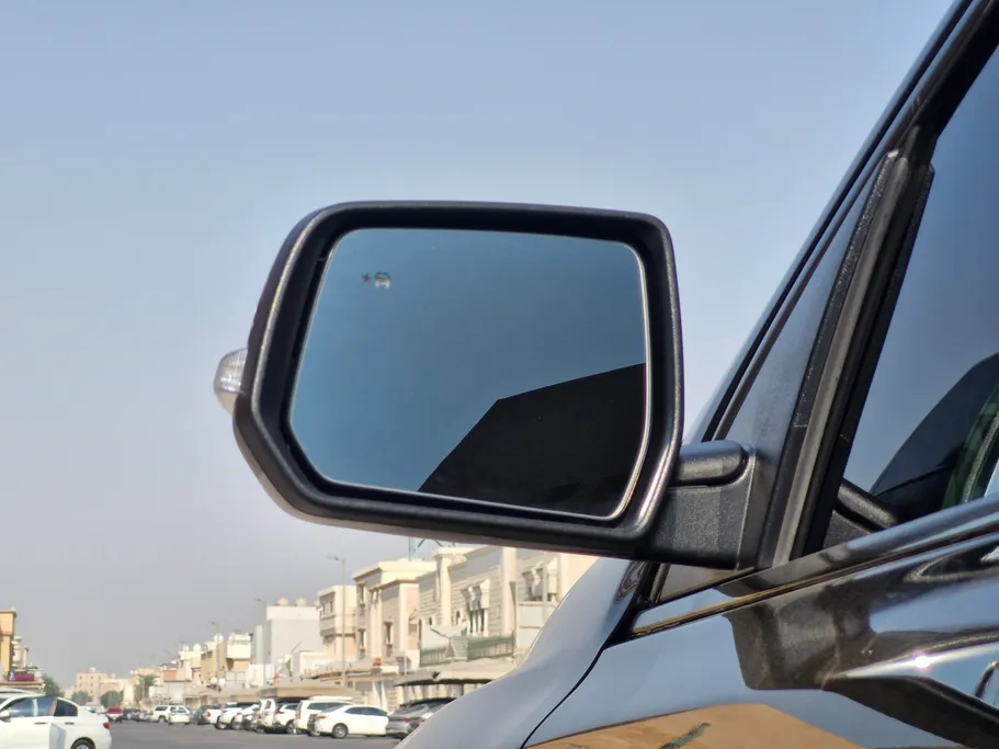 جي إم سي  اكاديا SLE 2023 