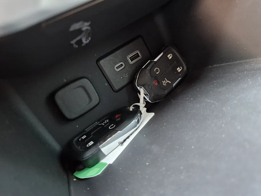 جي إم سي  اكاديا SLE 2023 