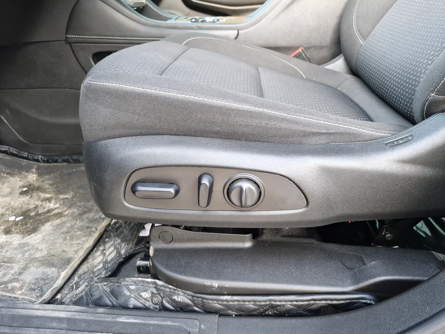 جي إم سي  اكاديا SLE 2023 