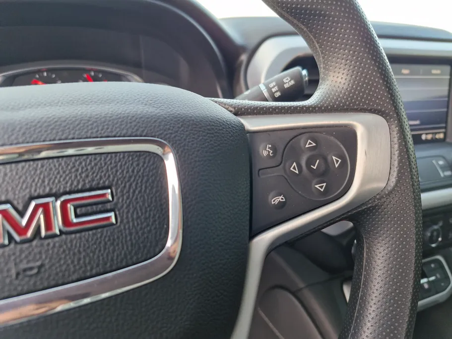 جي إم سي  اكاديا SLE 2023 