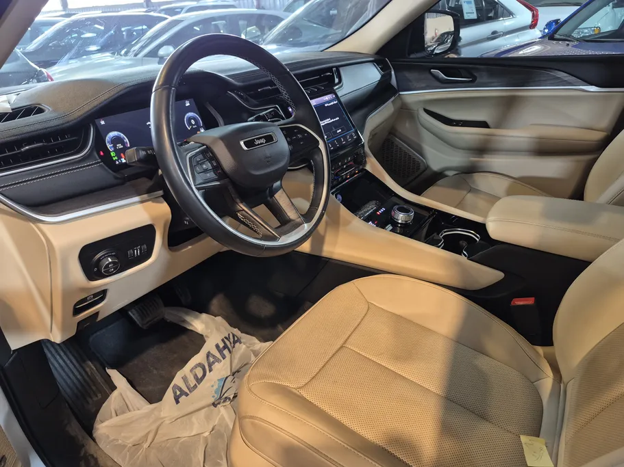 2022 Jeep Grand Cherokee ليمتد 