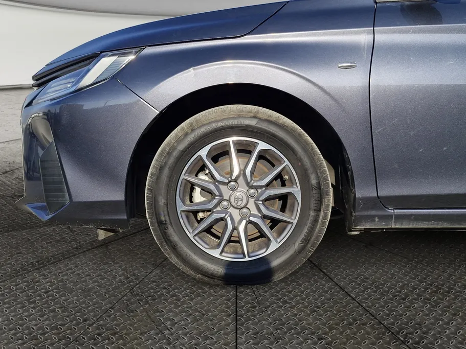 2023 Toyota Yaris  Y 