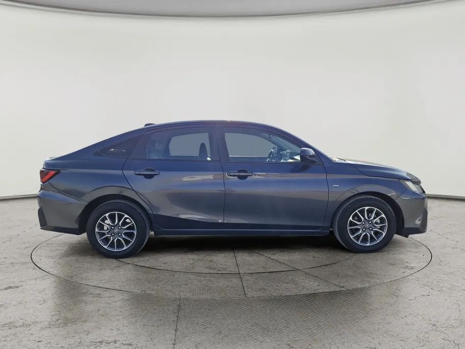 2023 Toyota Yaris  Y 