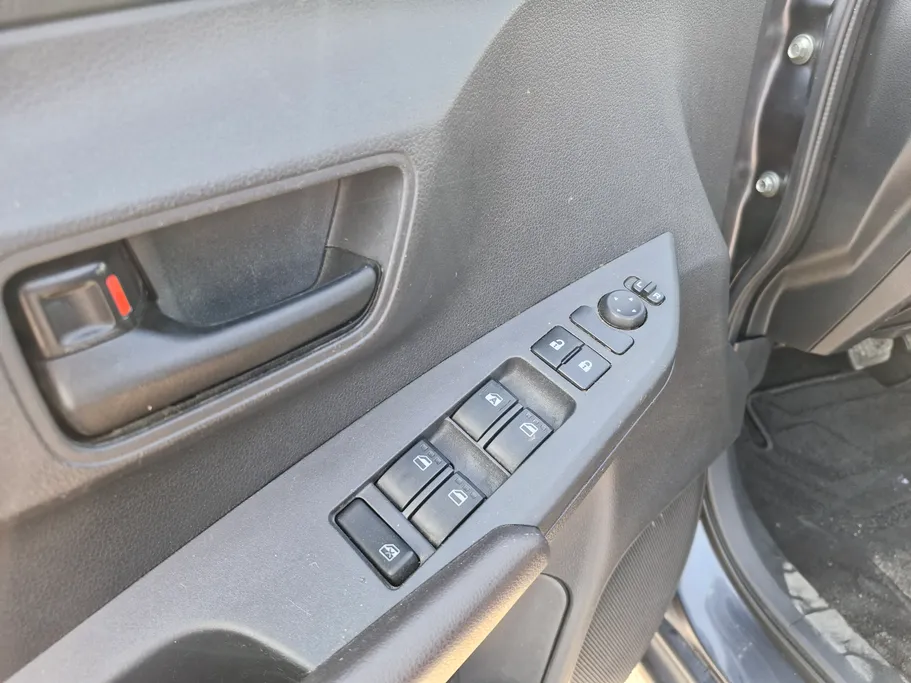 2023 Toyota Yaris  Y 