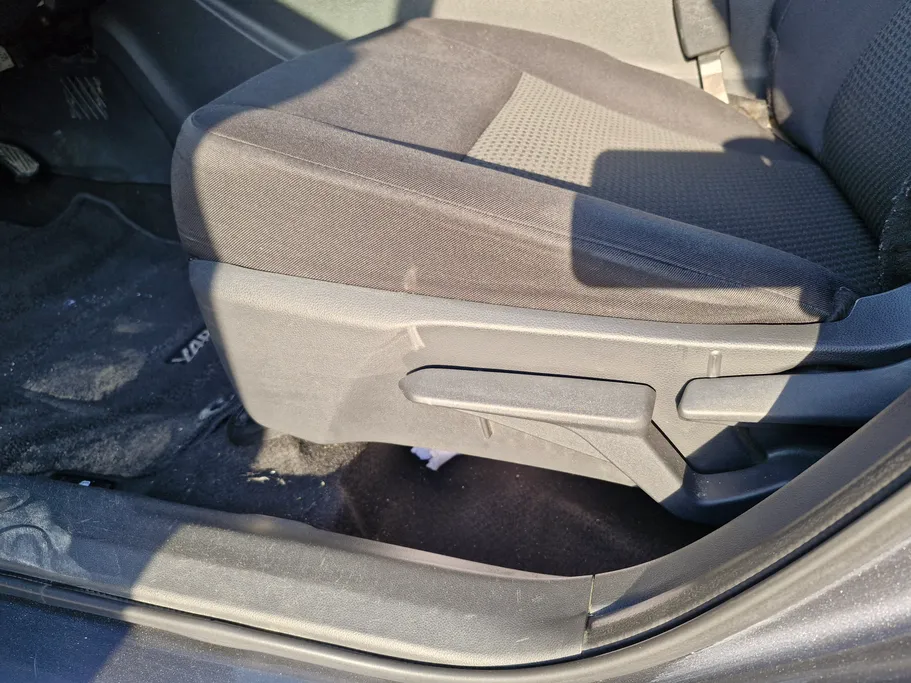 2023 Toyota Yaris  Y 