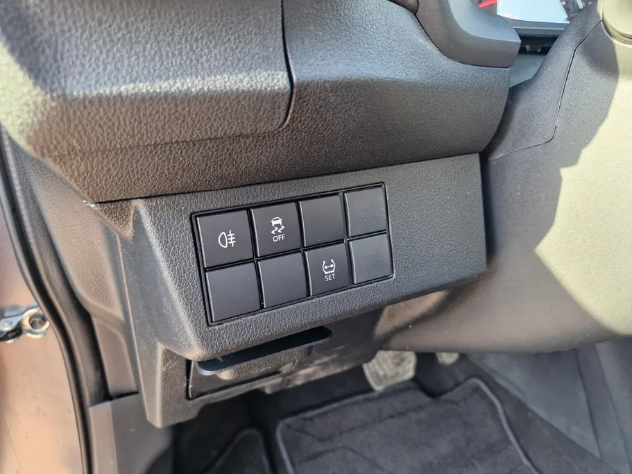 2023 Toyota Yaris  Y 