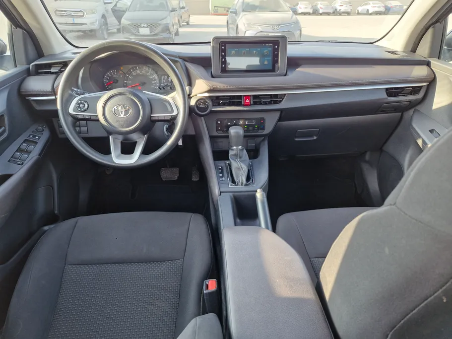 2023 Toyota Yaris  Y 