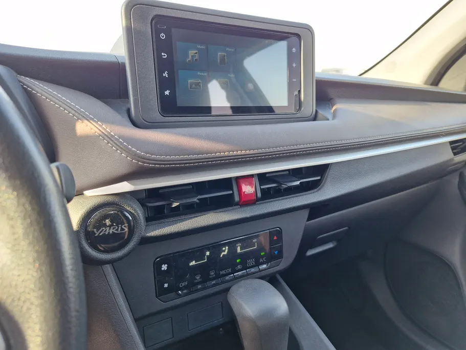 2023 Toyota Yaris  Y 