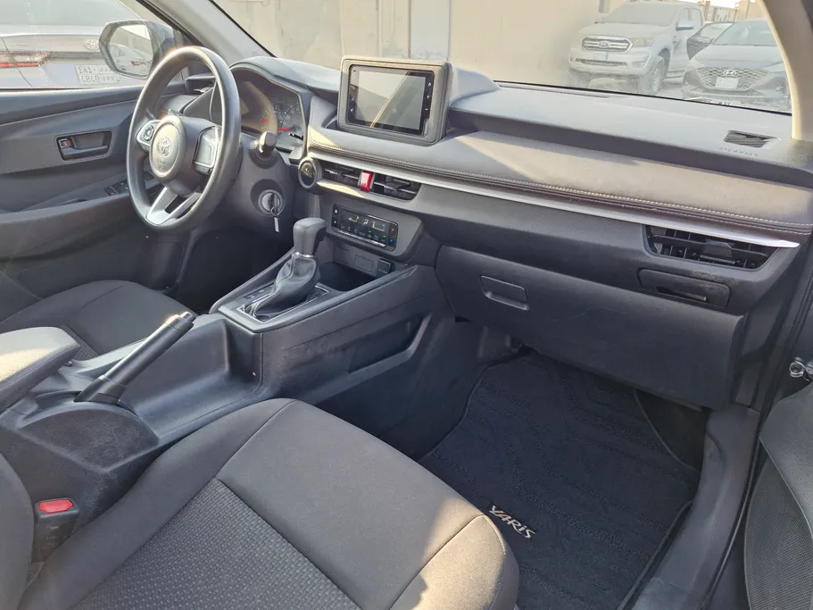 2023 Toyota Yaris  Y 