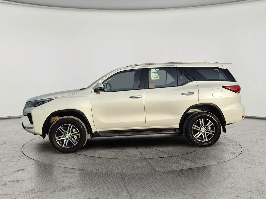 تويوتا فورتشنر GX 2023 