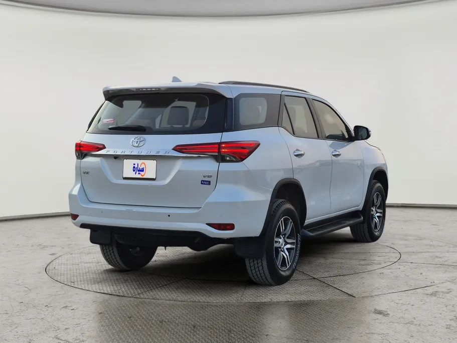 تويوتا فورتشنر VX 2024 