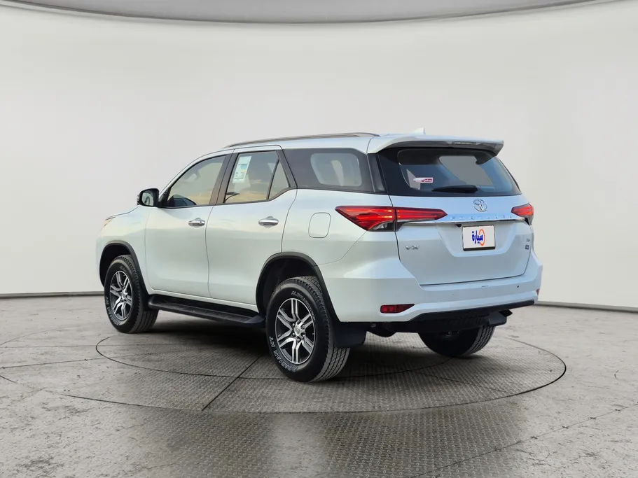 تويوتا فورتشنر VX 2024 