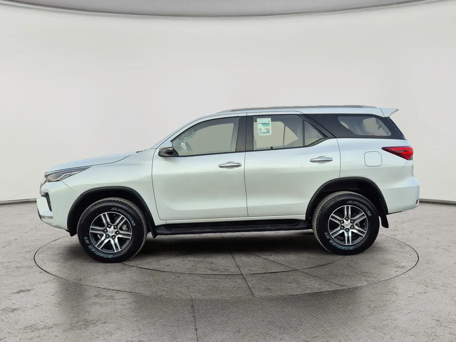 تويوتا فورتشنر VX 2024 