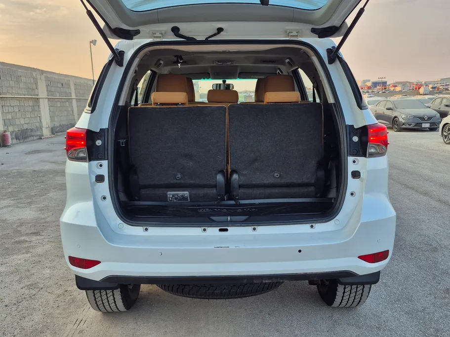 تويوتا فورتشنر VX 2024 