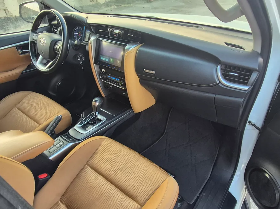 تويوتا فورتشنر VX 2024 