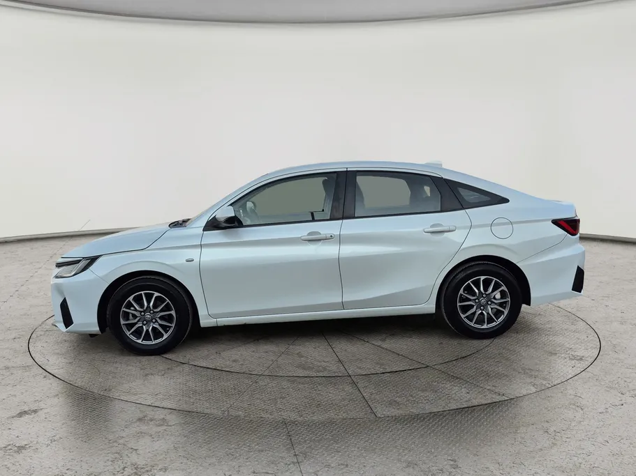 تويوتا يارس Y 2023 