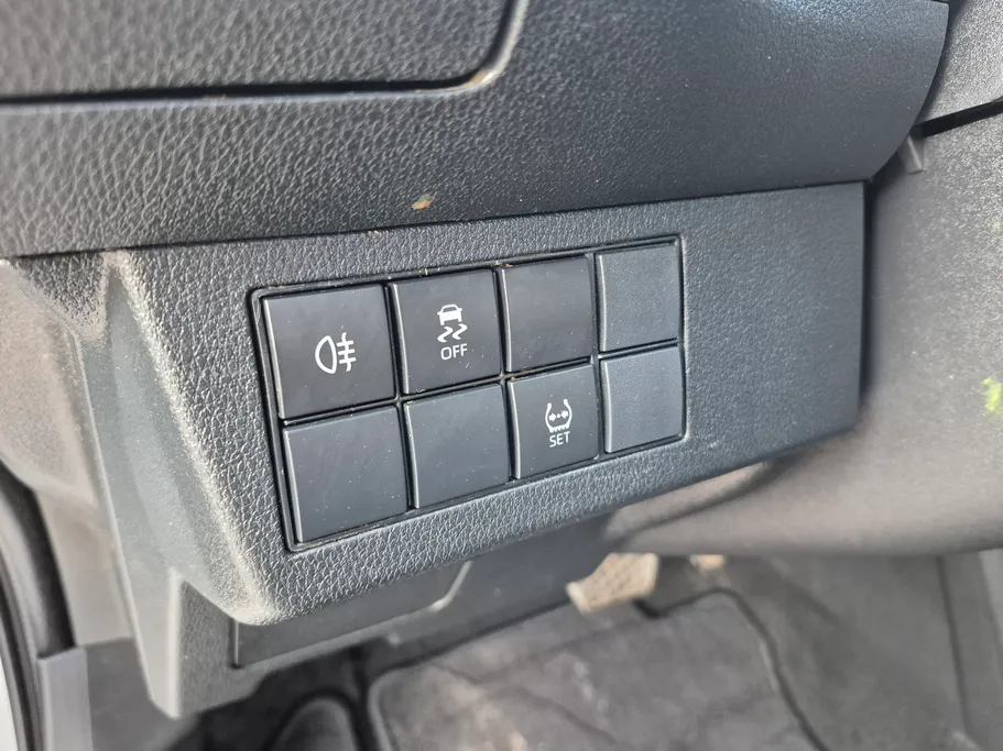 تويوتا يارس Y 2023 