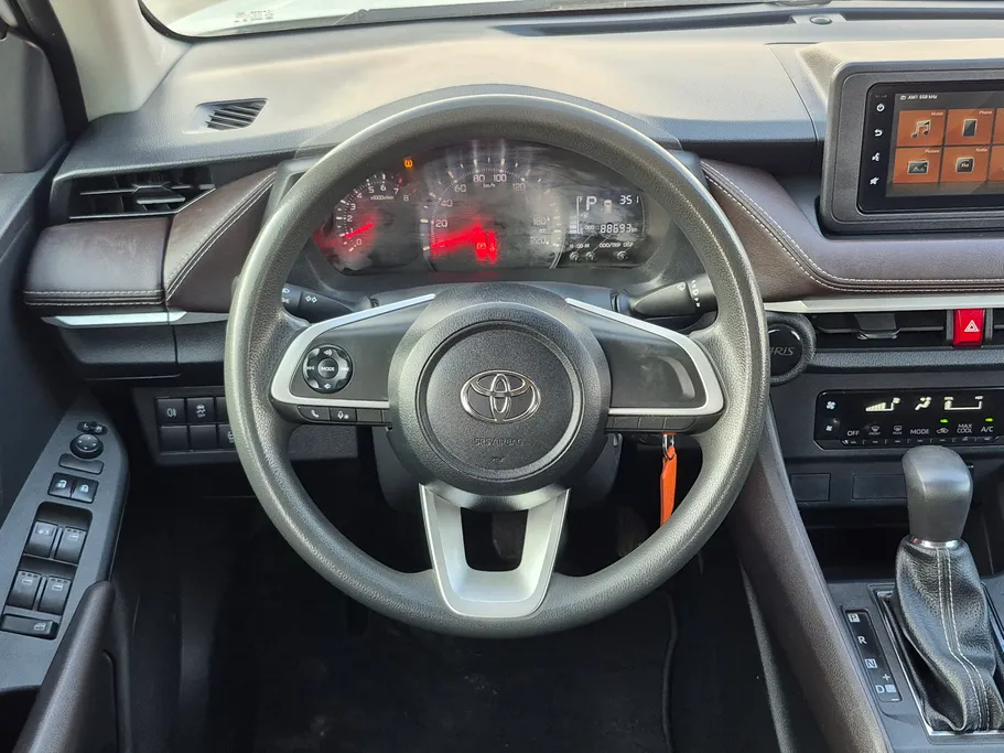 تويوتا يارس Y 2023 