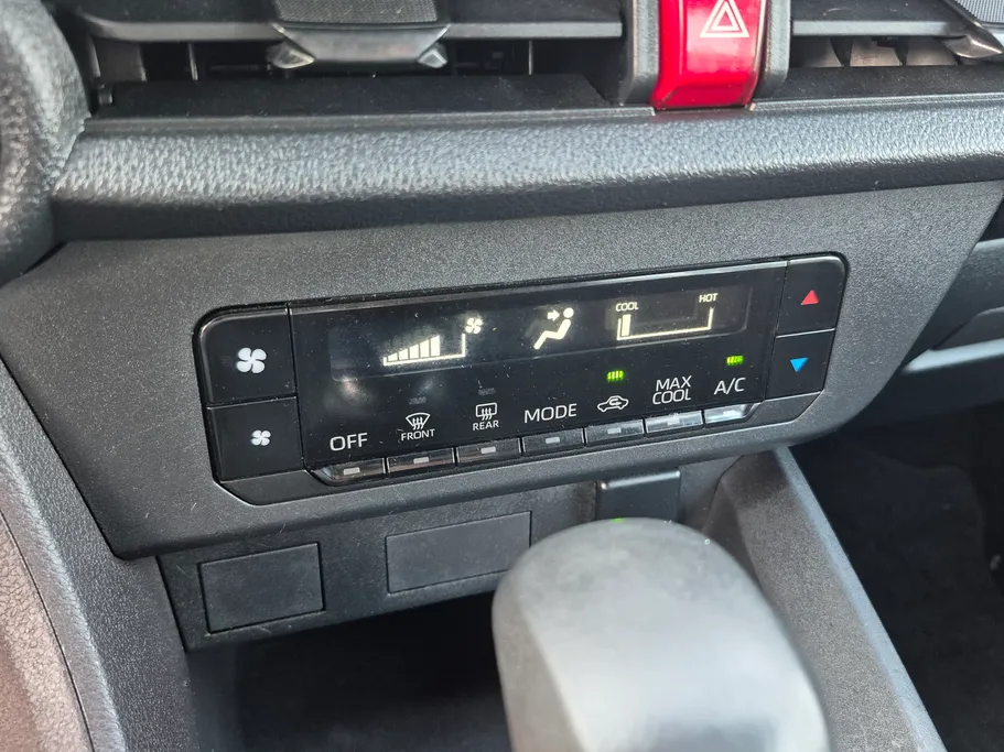 تويوتا يارس Y 2023 