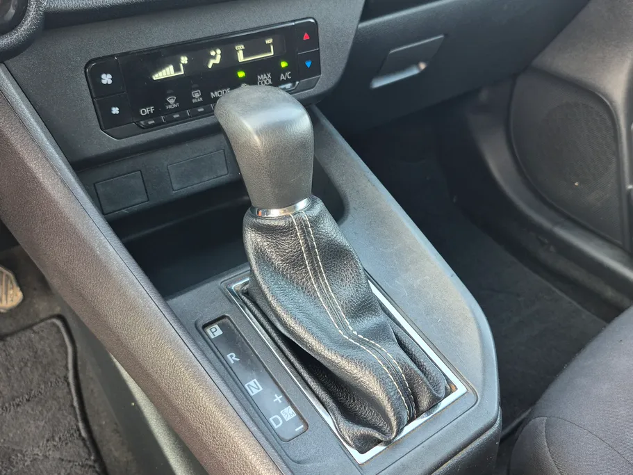 تويوتا يارس Y 2023 