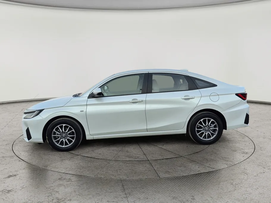 تويوتا يارس Y 2024 