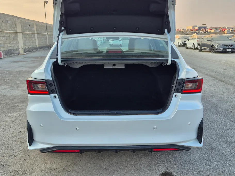 تويوتا يارس Y 2024 