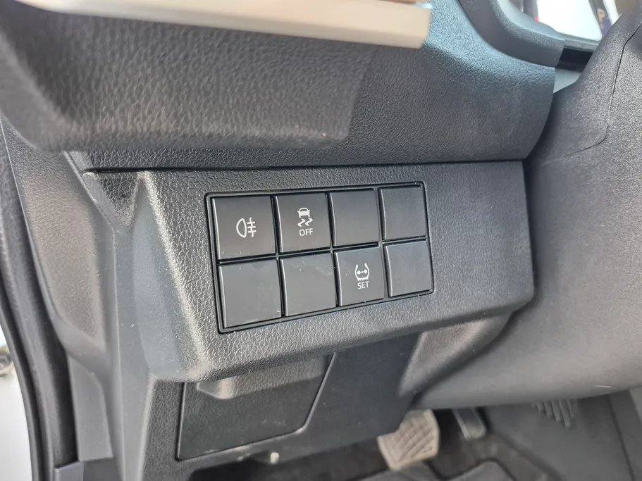 تويوتا يارس Y 2024 