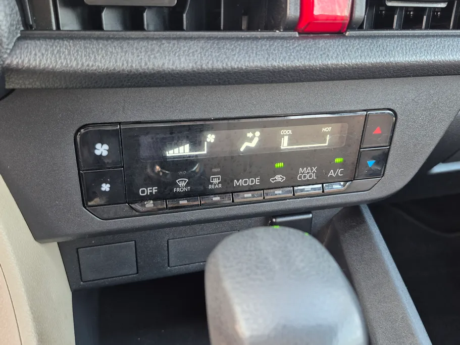 تويوتا يارس Y 2024 