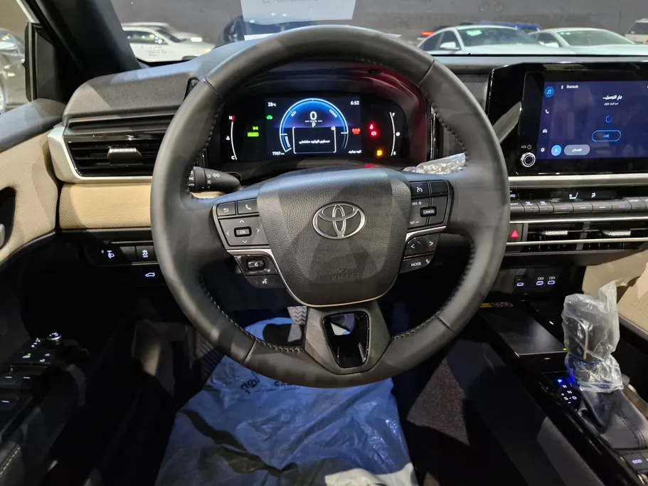 تويوتا كامري LE HEV 2025 