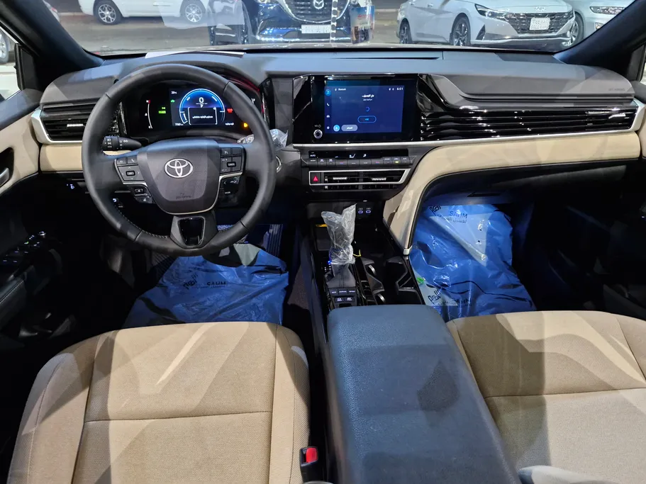 تويوتا كامري LE HEV 2025 