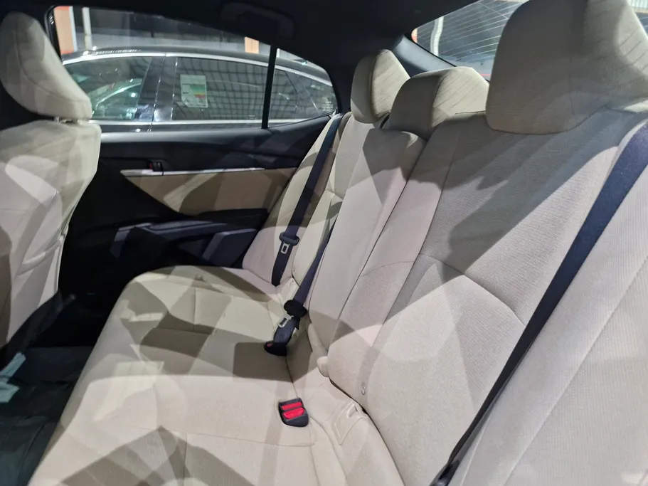 تويوتا كامري LE HEV 2025 