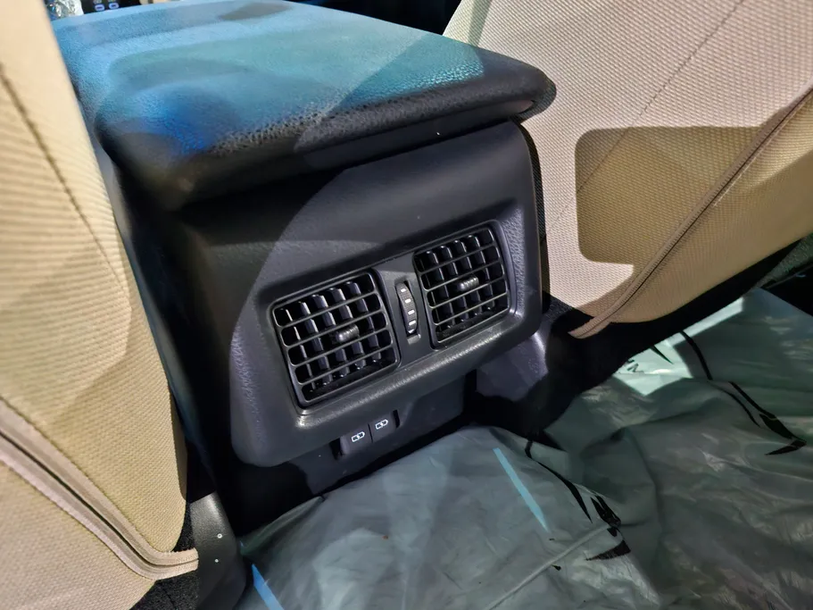 تويوتا كامري LE HEV 2025 