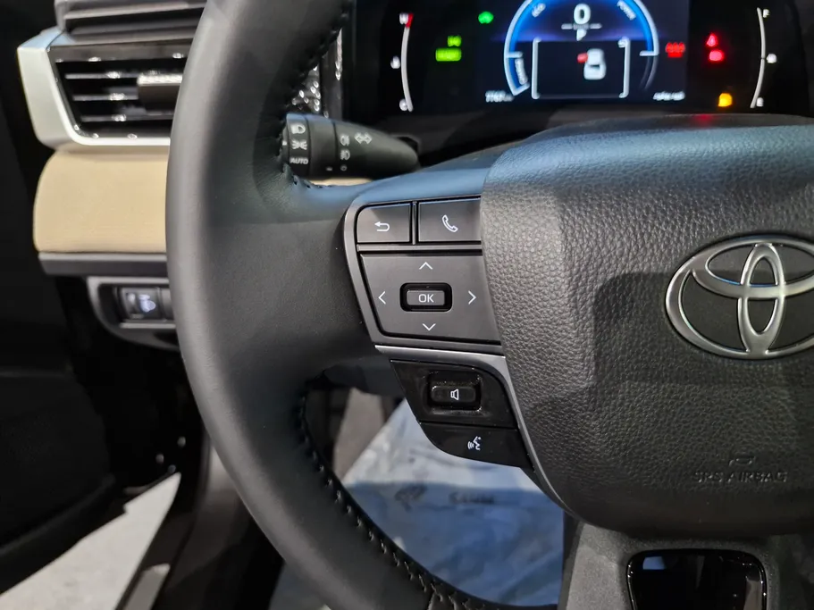 تويوتا كامري LE HEV 2025 