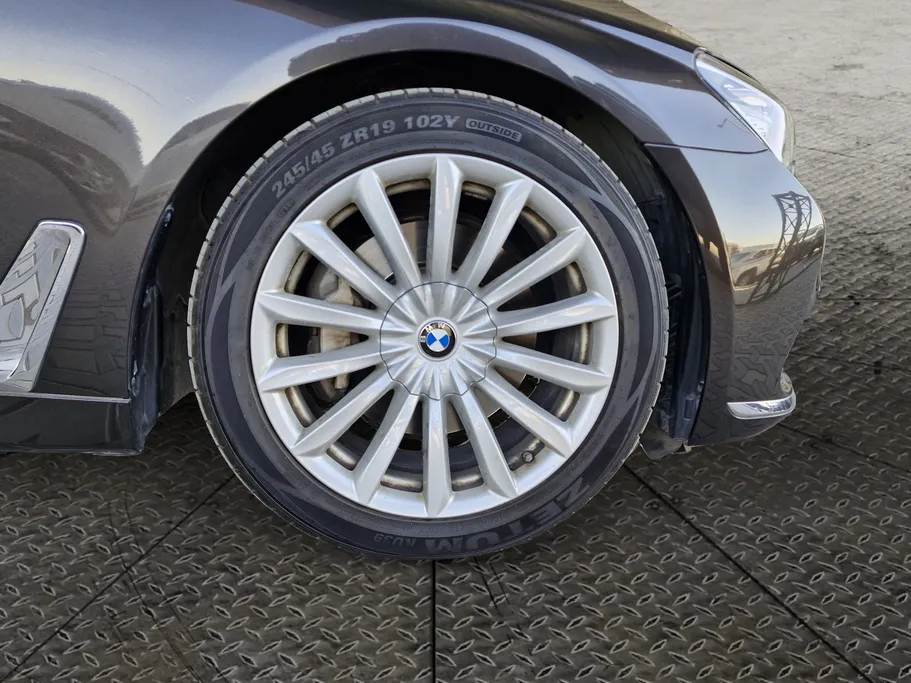 بي ام دبليو الفئة السابعة 730Li 2019 