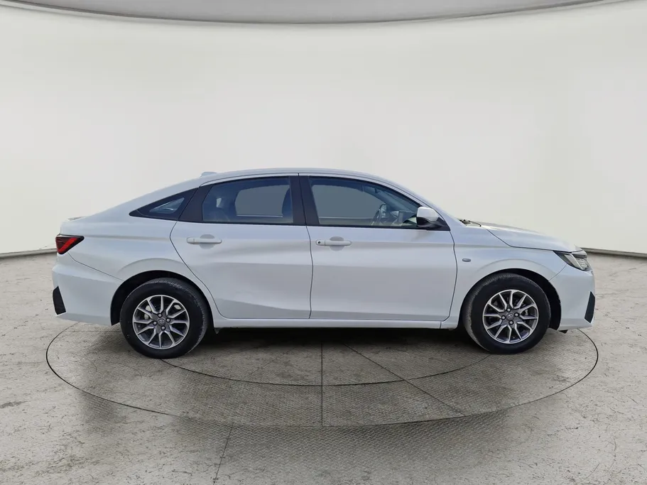 تويوتا يارس Y 2024 