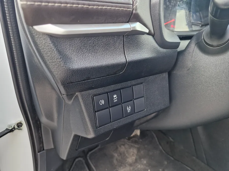 تويوتا يارس Y 2024 